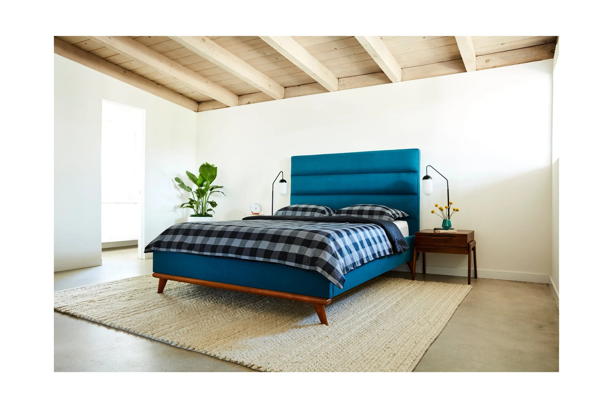 Cooper Upholstered Platform Bed :: Leg Finish: Espresso / Size: California King