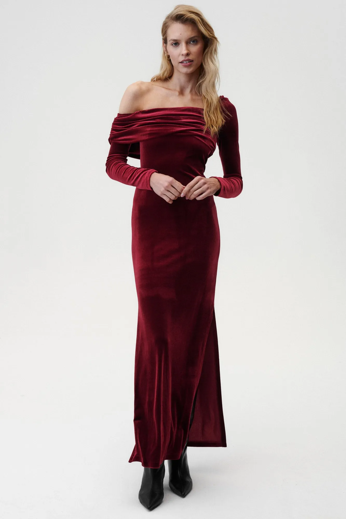 Femme Fatale Dress Burgundy