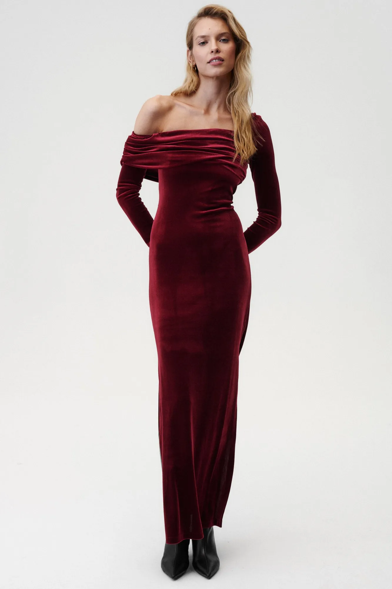 Femme Fatale Dress Burgundy