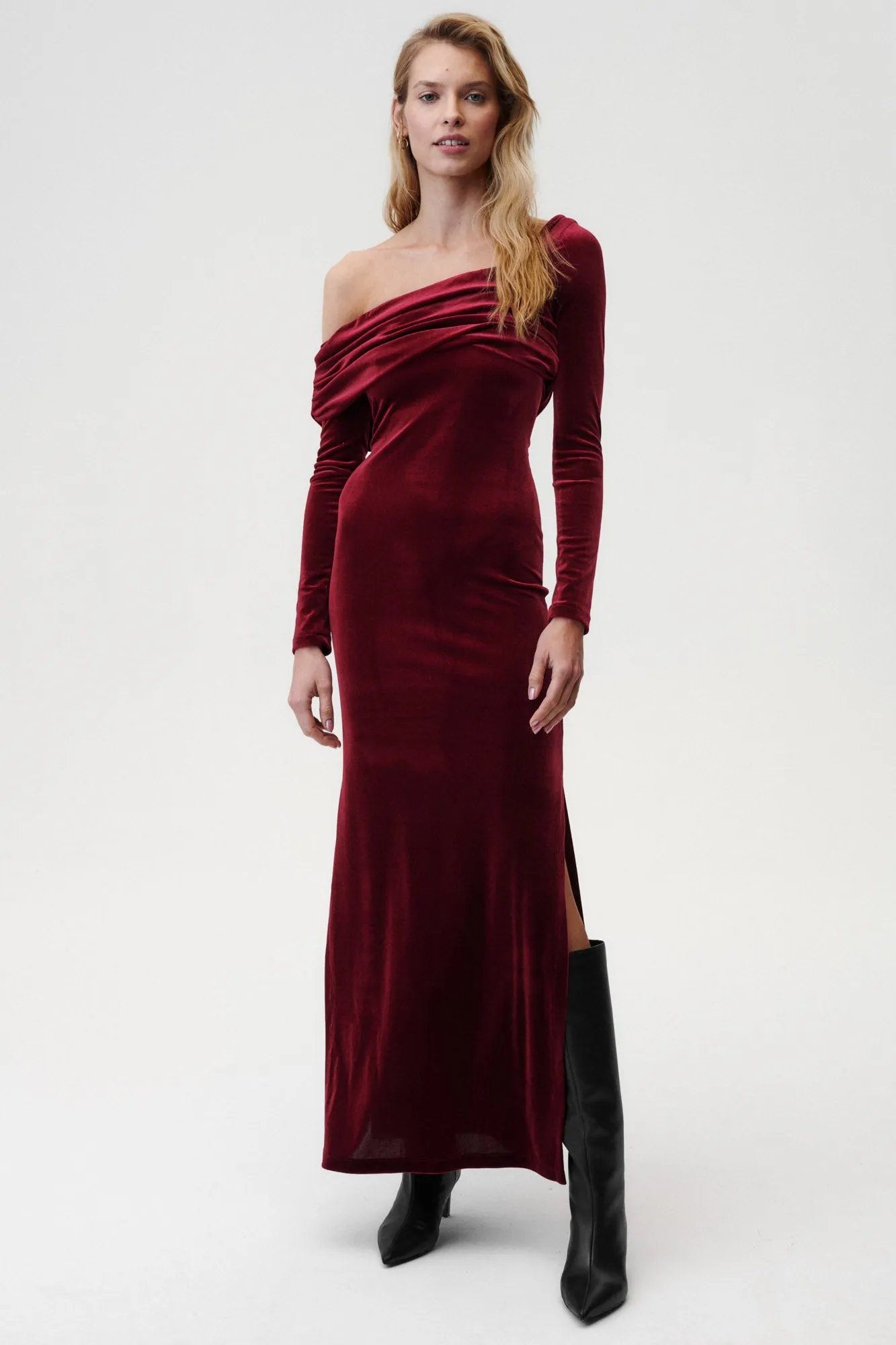 Femme Fatale Dress Burgundy