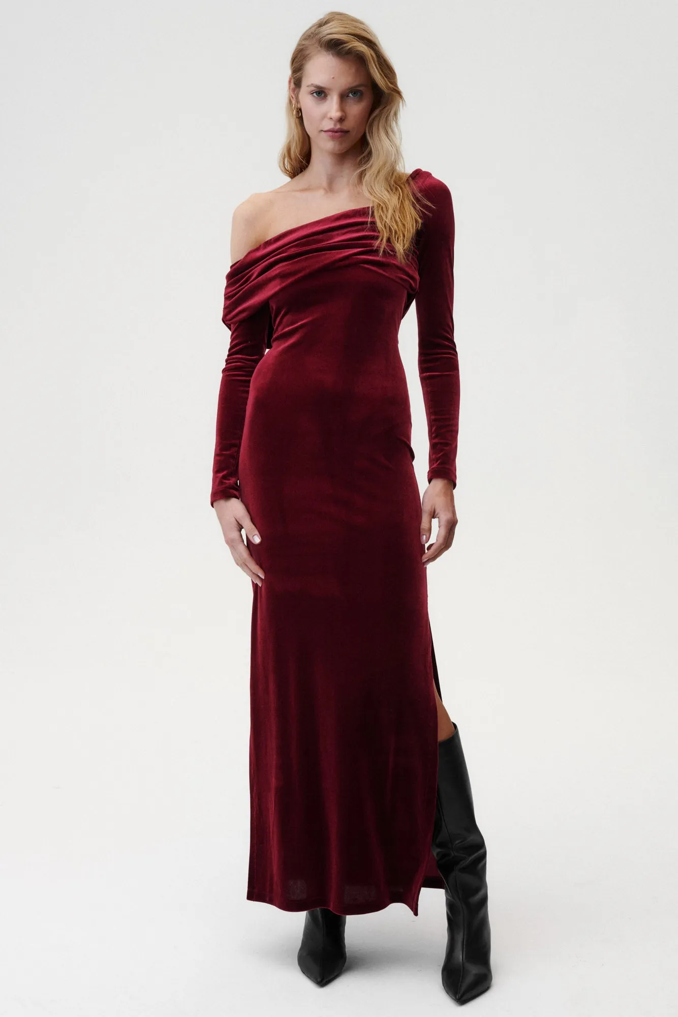 Femme Fatale Dress Burgundy