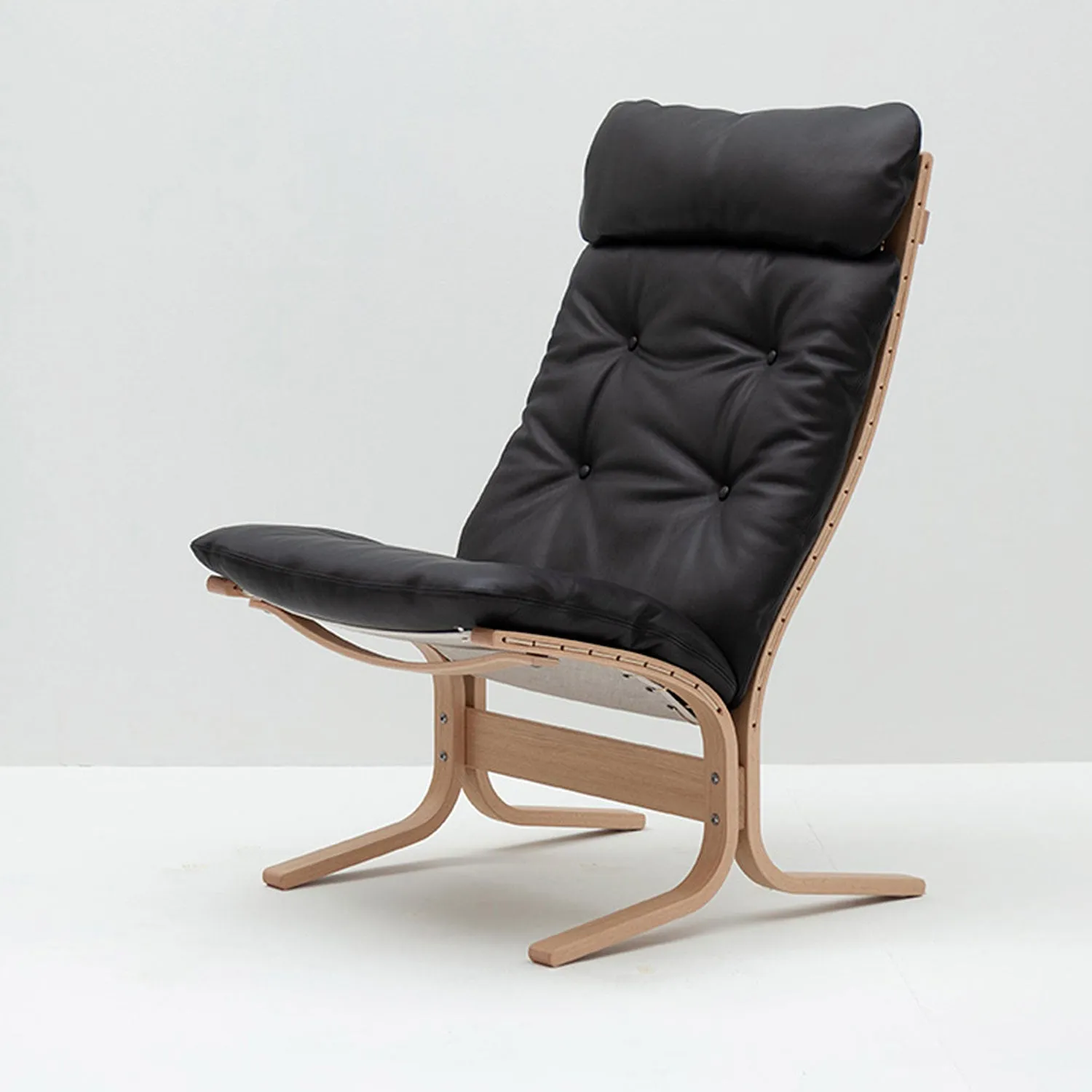 hjelle | siesta classic 300 chair | high back | oak   hemsen HA19 leather