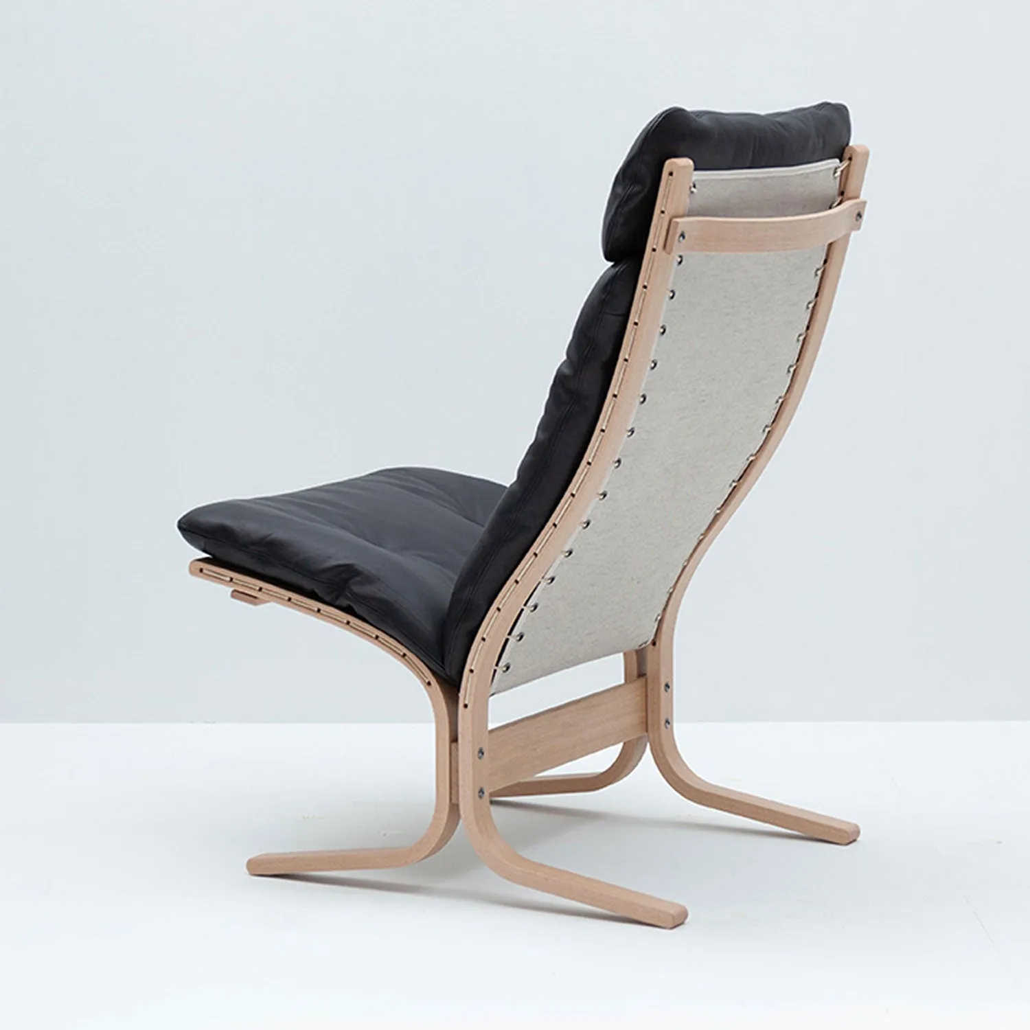 hjelle | siesta classic 300 chair | high back | oak   hemsen HA19 leather