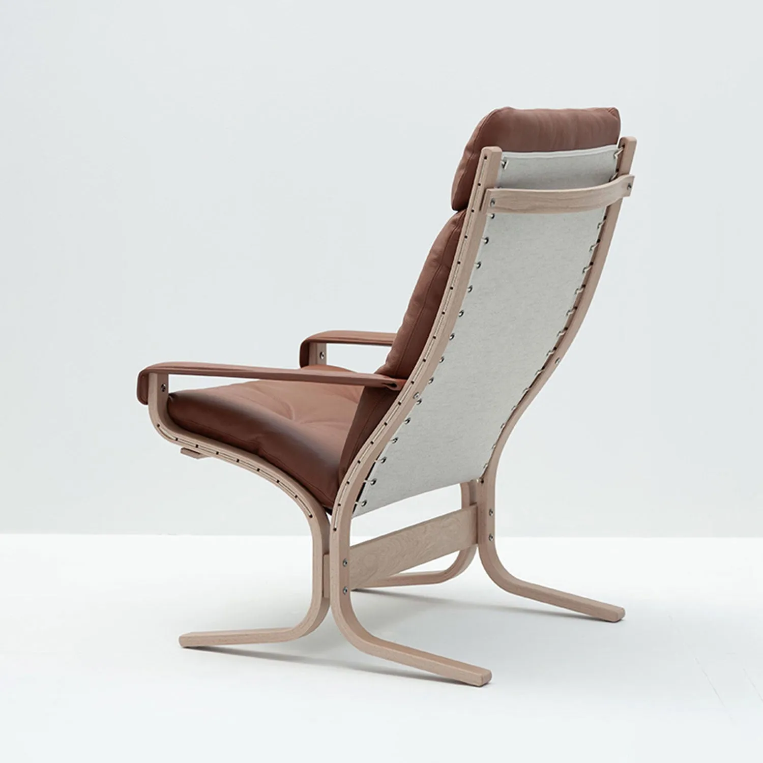 hjelle | siesta classic 301 chair | high back with arms | oak   rustical tan leather