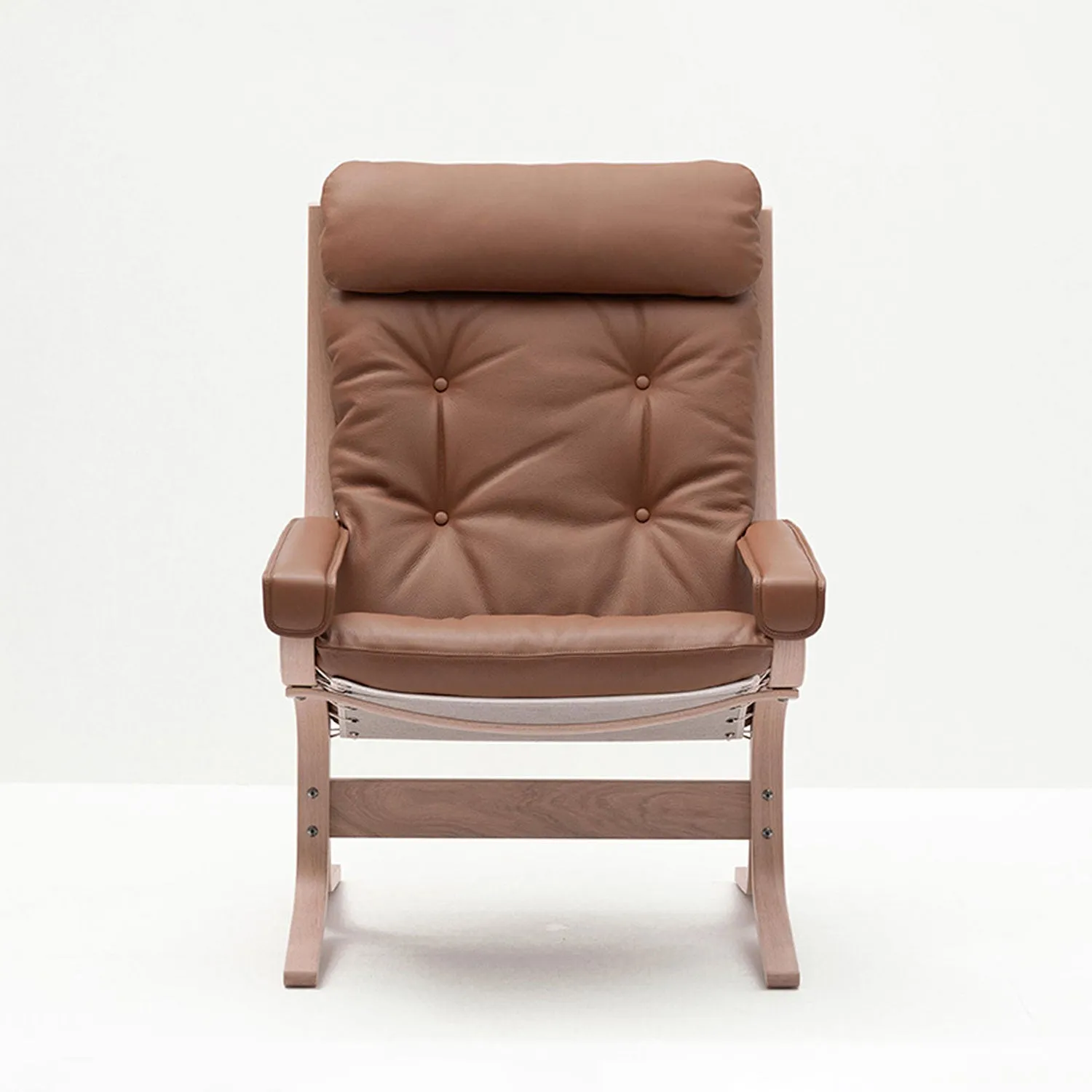 hjelle | siesta classic 301 chair | high back with arms | oak   rustical tan leather