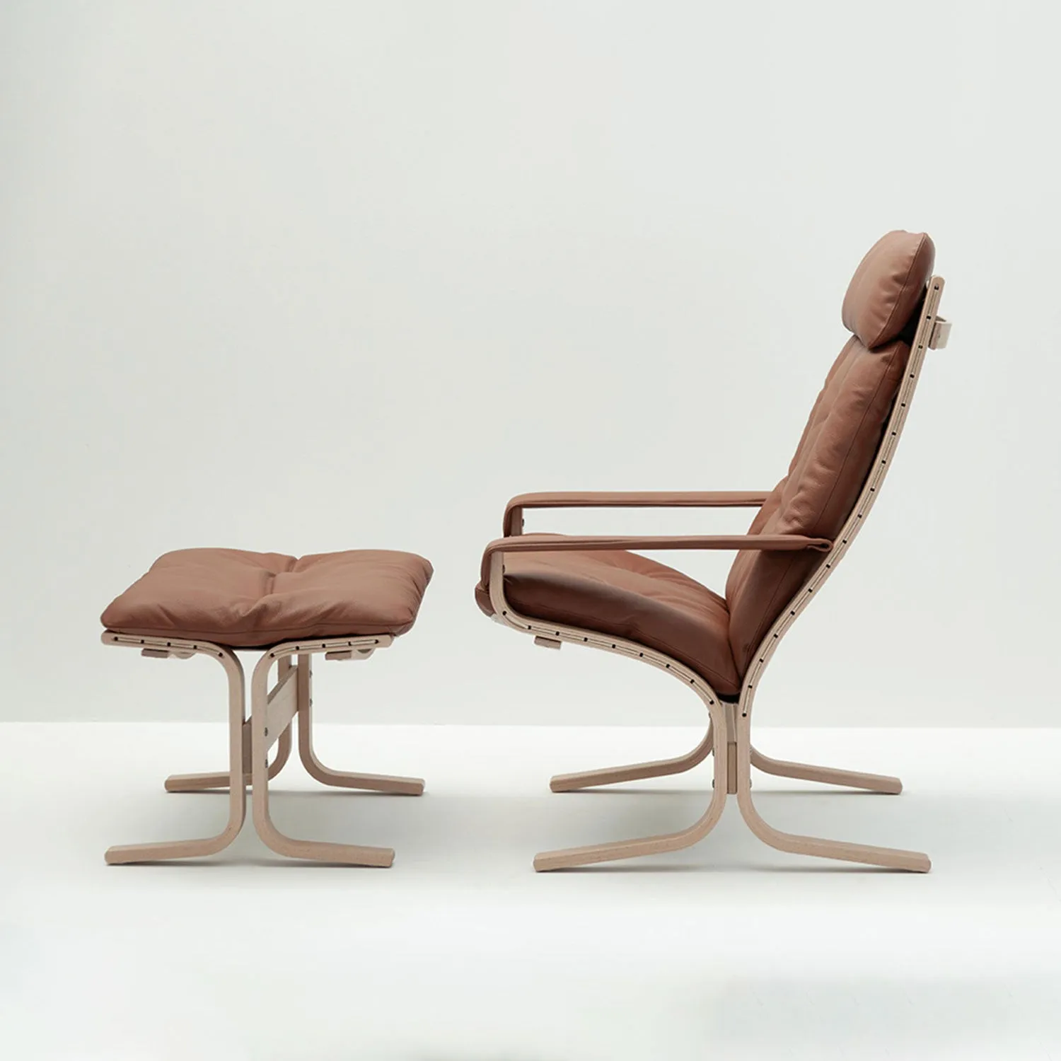 hjelle | siesta classic 301 chair | high back with arms | oak   rustical tan leather