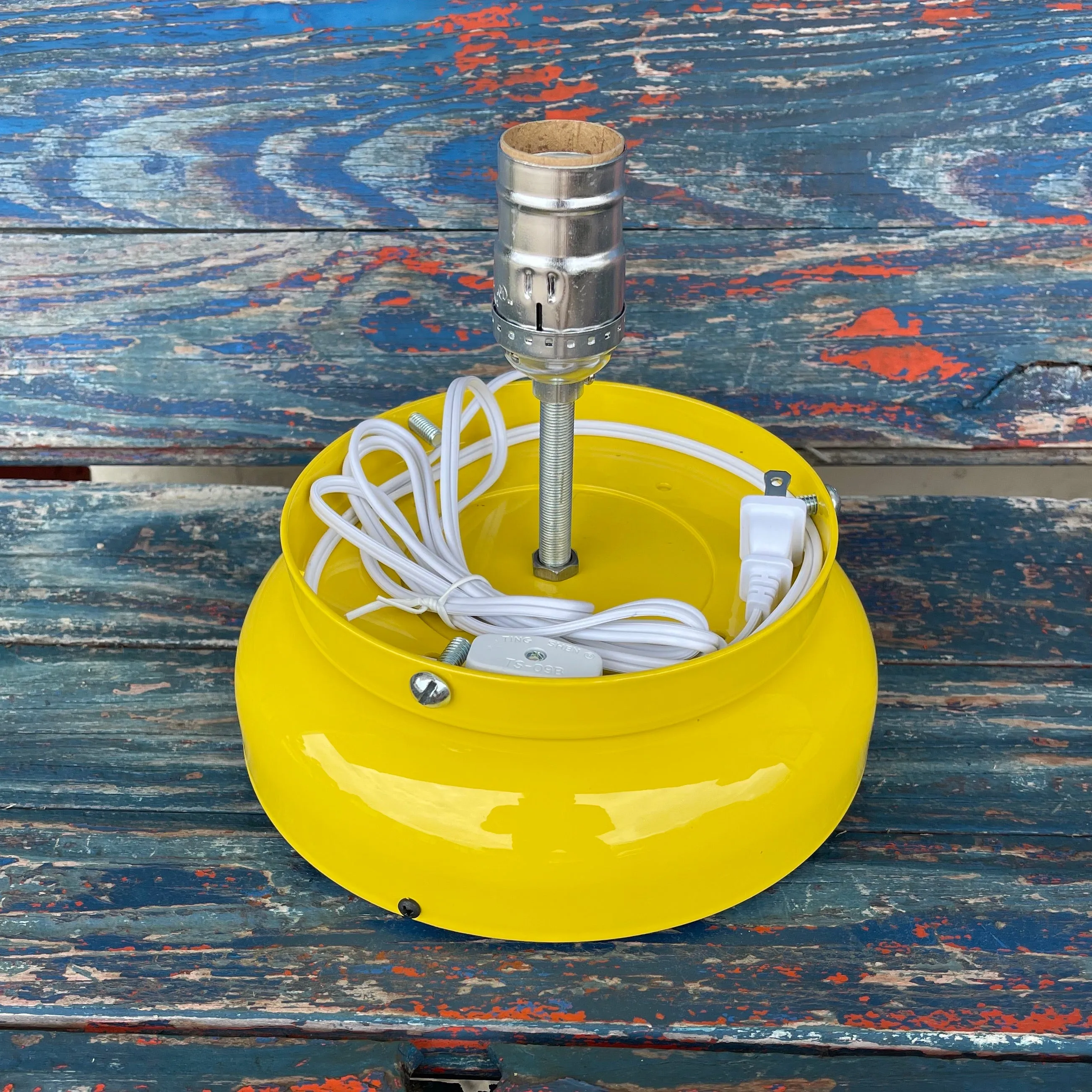 z. Gas Pump Globe Lamp Base